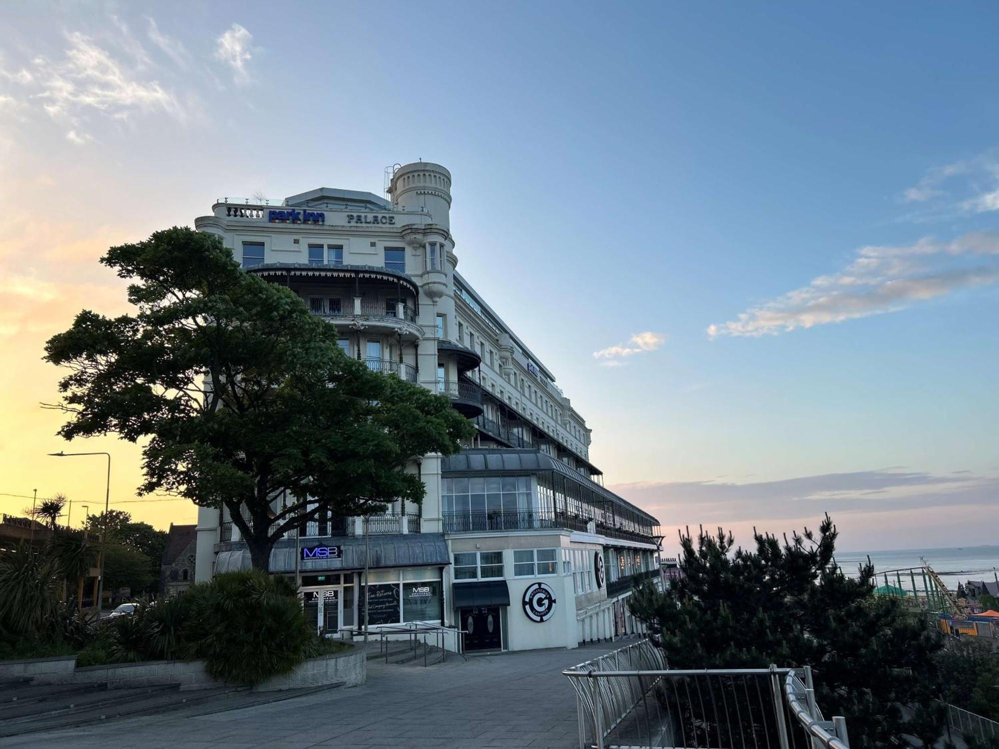 Park Inn by Radisson Palace Southend-on-Sea Bagian luar foto